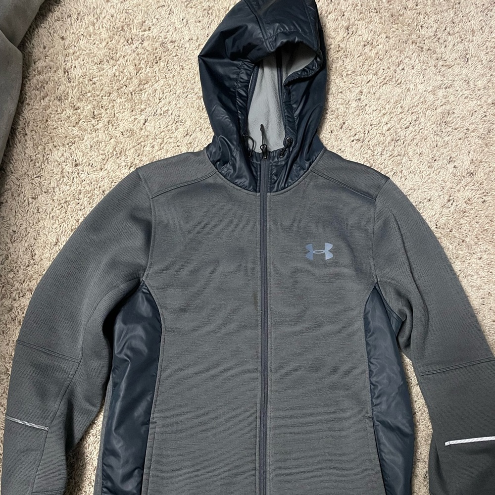 Mens Under Armour Swacket Zip Up Sweater/Jacket in 1.  Size M great condition